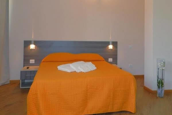 Al Borgo Aparthotel Sarzana Exterior photo