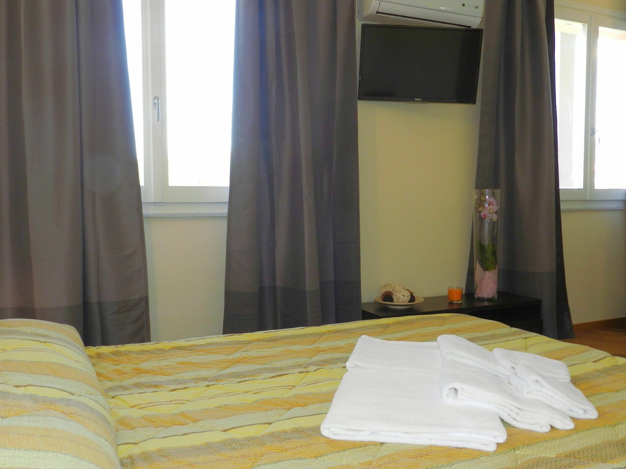 Al Borgo Aparthotel Sarzana Exterior photo